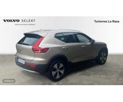 Volvo XC40 TODOTERRENO 1.5 T2 CORE AUTOMATICO 129CV 5P de 2023 con 28.352 Km por 31.900 EUR. en Sevi