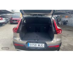 Volvo XC40 TODOTERRENO 1.5 T2 CORE AUTOMATICO 129CV 5P de 2023 con 28.352 Km por 31.900 EUR. en Sevi
