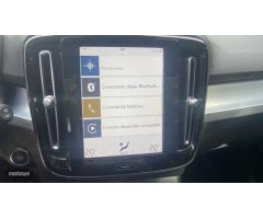 Volvo XC40 TODOTERRENO 1.5 T2 CORE AUTOMATICO 129CV 5P de 2023 con 28.352 Km por 31.900 EUR. en Sevi
