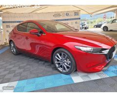 Mazda Mazda3 2.0L e-SKYACTIV G MHEV 103kW EVOLUTION 5P de 2022 con 33.414 Km por 22.500 EUR. en Pont