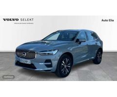 Volvo XC 60 XC60 Recharge Core, T6 AWD Hibrido enchufable, Electrico/Gasolina, Bright de 2024 con 31