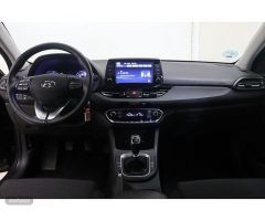 Hyundai i30 1.5 DPI Klass SLX 81 kW (110 CV) de 2022 con 14.553 Km por 17.490 EUR. en Guadalajara