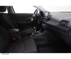 Hyundai i30 1.5 DPI Klass SLX 81 kW (110 CV) de 2022 con 14.553 Km por 17.490 EUR. en Guadalajara