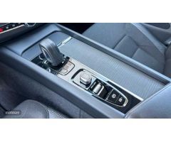 Volvo XC 60 2.0 B4 D MOMENTUM PRO AUTO 197 5P de 2021 con 106.848 Km por 31.500 EUR. en Cordoba