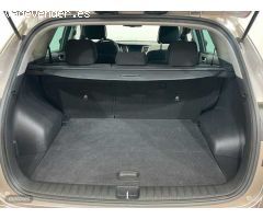 Hyundai Tucson 2.0 CRDI 136CV Tecno Sky de 2016 con 120.400 Km por 16.990 EUR. en Cadiz