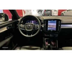 Volvo XC40 2.0 B3 CORE AUTO 5P de 2024 con 31.024 Km por 33.700 EUR. en Valencia