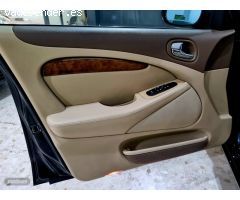Jaguar S-Type 3.0 v6 executive de 2004 con 268.000 Km por 3.800 EUR. en Sevilla