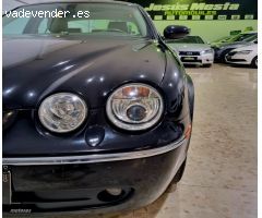 Jaguar S-Type 3.0 v6 executive de 2004 con 268.000 Km por 3.800 EUR. en Sevilla