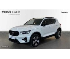 Volvo XC40 2.0 B3 PLUS DARK AUTO 5P de 2023 con 25.937 Km por 35.900 EUR. en Murcia