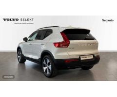 Volvo XC40 2.0 B3 PLUS DARK AUTO 5P de 2023 con 25.937 Km por 35.900 EUR. en Murcia