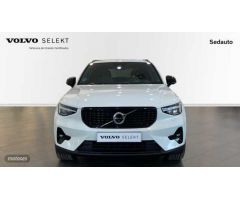 Volvo XC40 2.0 B3 PLUS DARK AUTO 5P de 2023 con 25.937 Km por 35.900 EUR. en Murcia