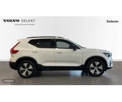 Volvo XC40 2.0 B3 PLUS DARK AUTO 5P de 2023 con 25.937 Km por 35.900 EUR. en Murcia