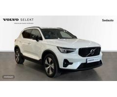 Volvo XC40 2.0 B3 PLUS DARK AUTO 5P de 2023 con 25.937 Km por 35.900 EUR. en Murcia