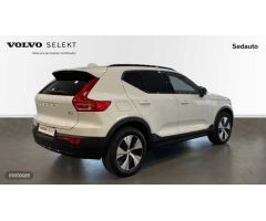 Volvo XC40 2.0 B3 PLUS DARK AUTO 5P de 2023 con 25.937 Km por 35.900 EUR. en Murcia