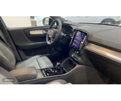 Volvo XC40 2.0 B3 PLUS DARK AUTO 5P de 2023 con 25.937 Km por 35.900 EUR. en Murcia