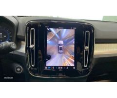 Volvo XC40 2.0 B3 PLUS DARK AUTO 5P de 2023 con 25.937 Km por 35.900 EUR. en Murcia