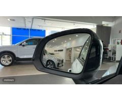 Volvo XC40 2.0 B3 PLUS DARK AUTO 5P de 2023 con 25.937 Km por 35.900 EUR. en Murcia