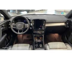 Volvo XC40 2.0 B3 PLUS DARK AUTO 5P de 2023 con 25.937 Km por 35.900 EUR. en Murcia