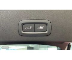 Volvo XC40 2.0 B3 PLUS DARK AUTO 5P de 2023 con 25.937 Km por 35.900 EUR. en Murcia