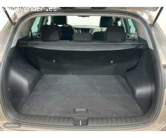 Hyundai Tucson Tucson 2.0CRDI BD Tecno Sky 4x2 de 2016 con 120.400 Km por 16.990 EUR. en Cadiz