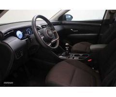 Hyundai Tucson 1.6 TGDI Maxx 4x2 de 2024 con 22.975 Km por 25.990 EUR. en Cadiz