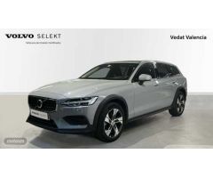 Volvo V 60 2.0 B4 D CROSS COUNTRY PLUS AUTO AWD 197 5P de 2023 con 15.112 Km por 42.900 EUR. en Vale