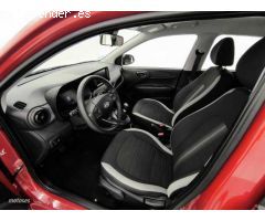 Hyundai i10 1.0 MPI Klass de 2024 con 10.842 Km por 12.900 EUR. en Barcelona