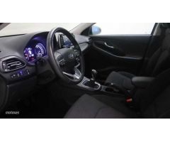 Hyundai i30 1.0 TGDI Klass LR 48V 120 de 2024 con 10.639 Km por 19.900 EUR. en Madrid