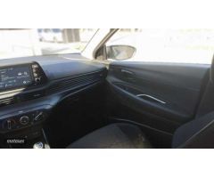 Hyundai Bayon 1.2 MPI Maxx de 2023 con 26.500 Km por 15.800 EUR. en Madrid