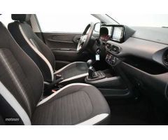 Hyundai i10 1.0 MPI Klass de 2024 con 15.321 Km por 13.990 EUR. en Murcia