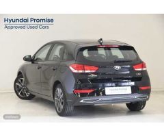 Hyundai i30 1.5 DPI Klass SLX 110 de 2024 con 18.185 Km por 18.900 EUR. en Girona