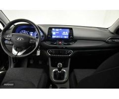 Hyundai i30 1.5 DPI Klass SLX 110 de 2024 con 18.185 Km por 18.900 EUR. en Girona