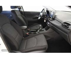 Hyundai i30 1.5 DPI Klass SLX 110 de 2024 con 20.500 Km por 18.900 EUR. en Girona