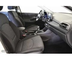 Hyundai i30 1.5 DPI Klass SLX 110 de 2024 con 15.006 Km por 18.900 EUR. en Girona