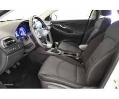 Hyundai i30 1.5 DPI Klass SLX 110 de 2024 con 15.006 Km por 18.900 EUR. en Girona