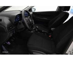 Hyundai i20 1.0 TGDI Klass 100 de 2024 con 22.138 Km por 18.900 EUR. en Cadiz