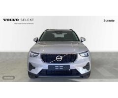 Volvo XC40 2.0 B3 ESSENTIAL AUTO 163 5P de 2025 con 230 Km por 36.850 EUR. en Cadiz