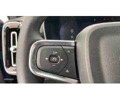 Volvo XC40 2.0 B3 CORE AUTO 163 5P de 2024 con 23.363 Km por 33.900 EUR. en Cadiz