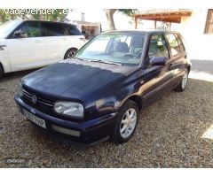 Volkswagen Golf 1.9 TDI 90 CV. de 1997 con 300.000 Km por 1.500 EUR. en Murcia