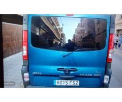 Opel Vivaro X83 de 2007 con 331.000 Km por 8.500 EUR. en Barcelona