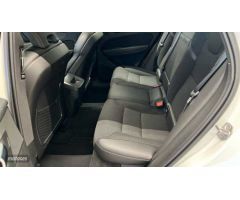 Volvo XC 60 2.0 B4 D MOMENTUM PRO AUTO 197 CV de 2021 con 135.904 Km por 32.900 EUR. en A Coruna