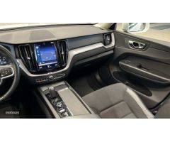 Volvo XC 60 2.0 B4 D MOMENTUM PRO AUTO 197 CV de 2021 con 135.904 Km por 32.900 EUR. en A Coruna