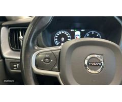 Volvo XC 60 2.0 B4 D MOMENTUM PRO AUTO 197 CV de 2021 con 135.904 Km por 32.900 EUR. en A Coruna
