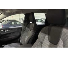 Volvo XC 60 2.0 B4 D CORE AUTO 5P de 2024 con 29.975 Km por 40.900 EUR. en Alicante
