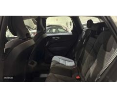 Volvo XC 60 2.0 B4 D CORE AUTO 5P de 2024 con 29.975 Km por 40.900 EUR. en Alicante