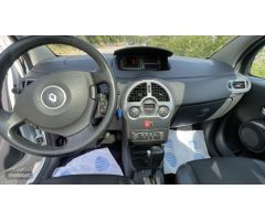 Renault Grand Modus 1.6 gasolina cambio automatico de 2010 con 114.800 Km por 5.450 EUR. en Girona