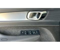 Volvo XC40 2.0 B3 CORE AUTO 163 5P de 2024 con 30.452 Km por 32.500 EUR. en Cordoba