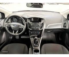 Ford Focus 1.0 GASOLINA 100CV TREND 5 PUERTAS de 2015 con 127.000 Km por 9.800 EUR. en Guipuzcoa