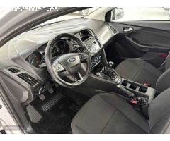 Ford Focus 1.0 GASOLINA 100CV TREND 5 PUERTAS de 2015 con 127.000 Km por 9.800 EUR. en Guipuzcoa