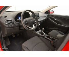 Hyundai i30 1.5 DPI Klass SLX 110 de 2022 con 11.846 Km por 16.900 EUR. en Lleida